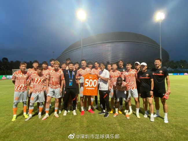 所以，演员的选择格外严格，演员要符合原作的人物角色气质，所以电影《一人之下》用严格的选角标准在全球进行选拔新人演员，同样也欢迎成熟演员的加入，但是参与到电影项目中的每位演员至少要留出半年进行全方位的训练，形似更是神似